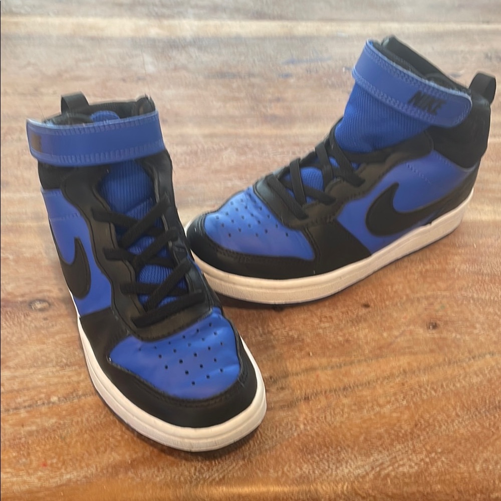 Nike Kids Blue and Black Sneakers